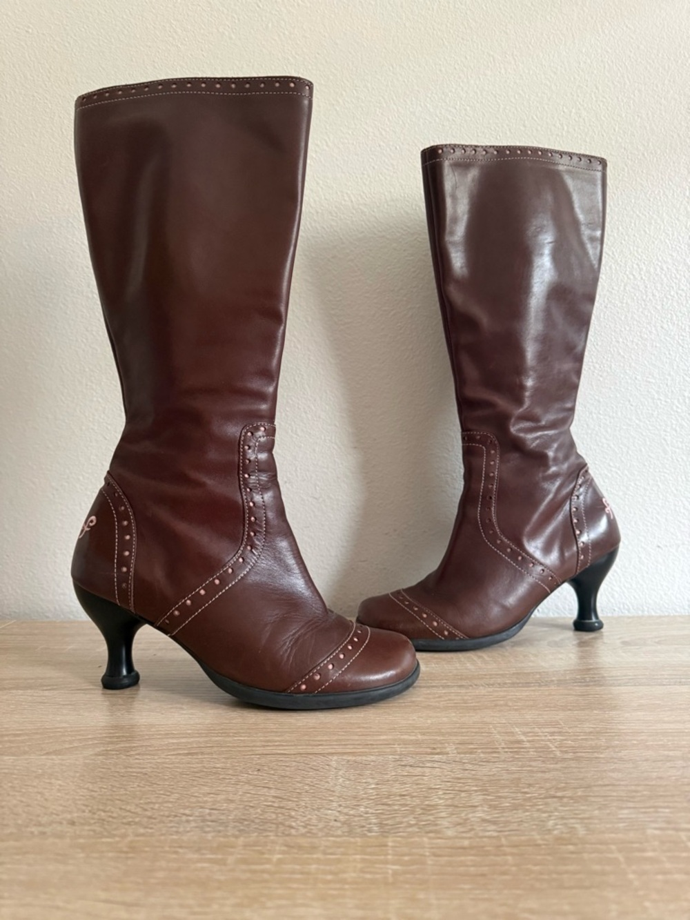 John Fluevog tall brown leather zip boots women’s Sz 7